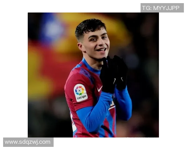 小奶狗足球明星在赛场上大放异彩精彩进球瞬间回顾