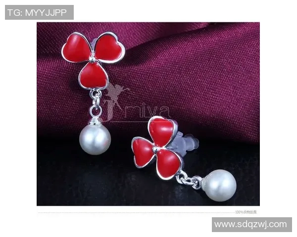 足球明星佩戴珍珠耳饰的时尚潮流与个人风格探讨