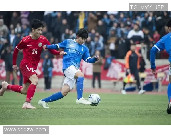 麓山国际盛情迎接足球明星齐聚，共同畅享绿茵场上的激情与荣耀