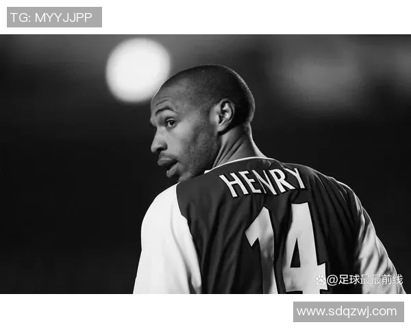 亨利:足球场上的传奇巨星与不屈精神的完美结合 亨利:足球场上的传奇巨星与不屈精神的完美结合