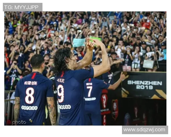 如何在社交媒体上找到足球明星的评论区和互动信息